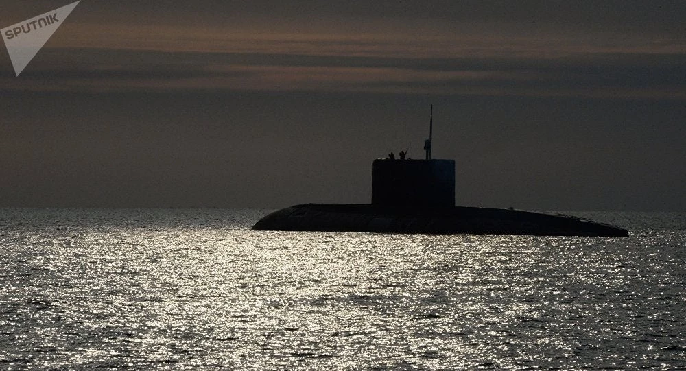 Ρωσικό υποβρύχιο έσβησε τα συστήματά του και «κρύφτηκε» στον βυθό